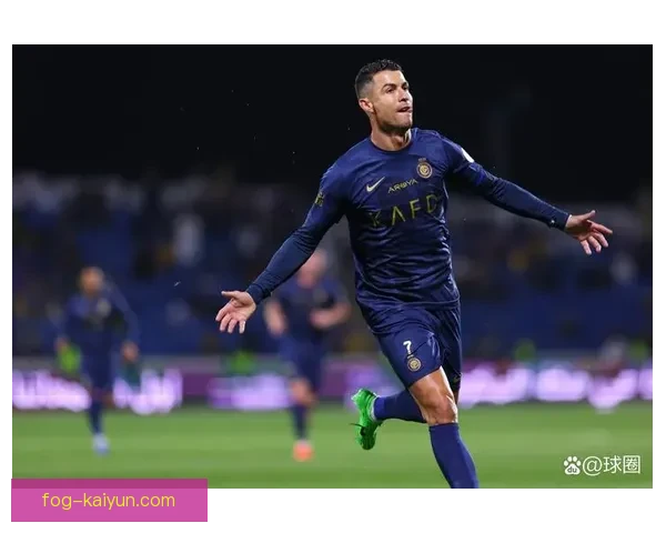 C罗任意球引发裁判争议，球迷意见分歧引发热议